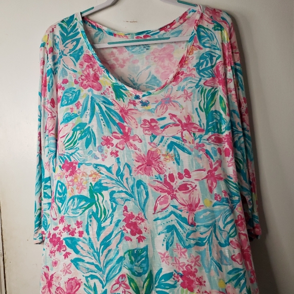 Floral Top - Picture 1 of 8